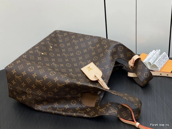 First bag ru GM Atlantis LOUIS VUITTON 0729